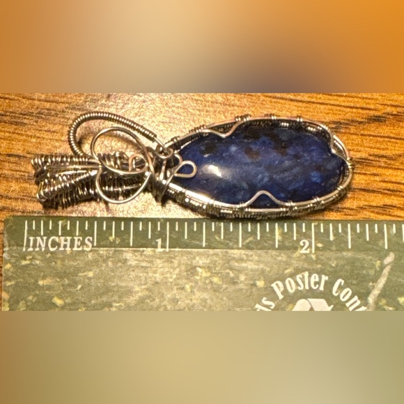 Beautiful Blue Lapis Pendant with Sterling Silver Wrap (jewelers grade wire) - Picture 4 of 16